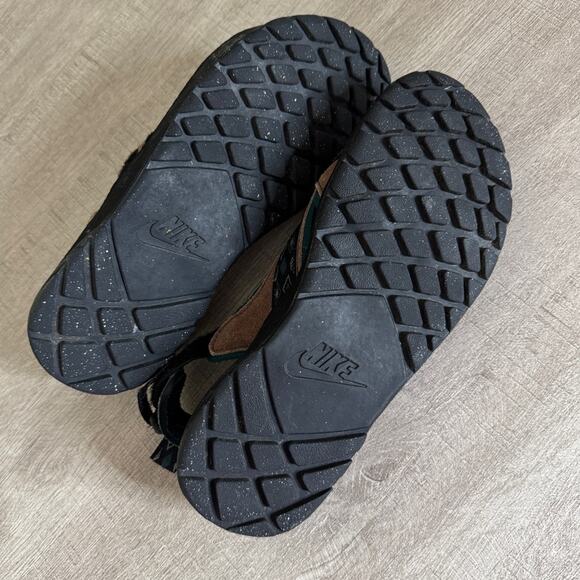 Nike Women’s Vintage 90s Neoprene Water Sandals Hiking Gorpcore Size 7 - Picture 4 of 5